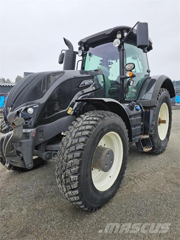 Valtra S374 曳引機