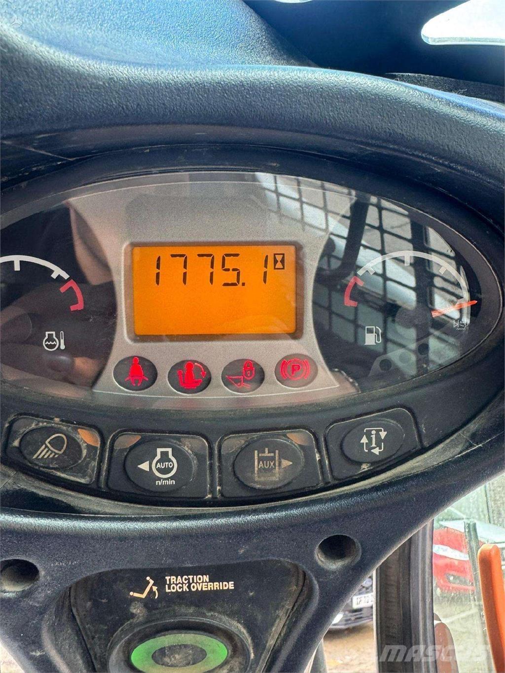 Bobcat T590 小型裝載機