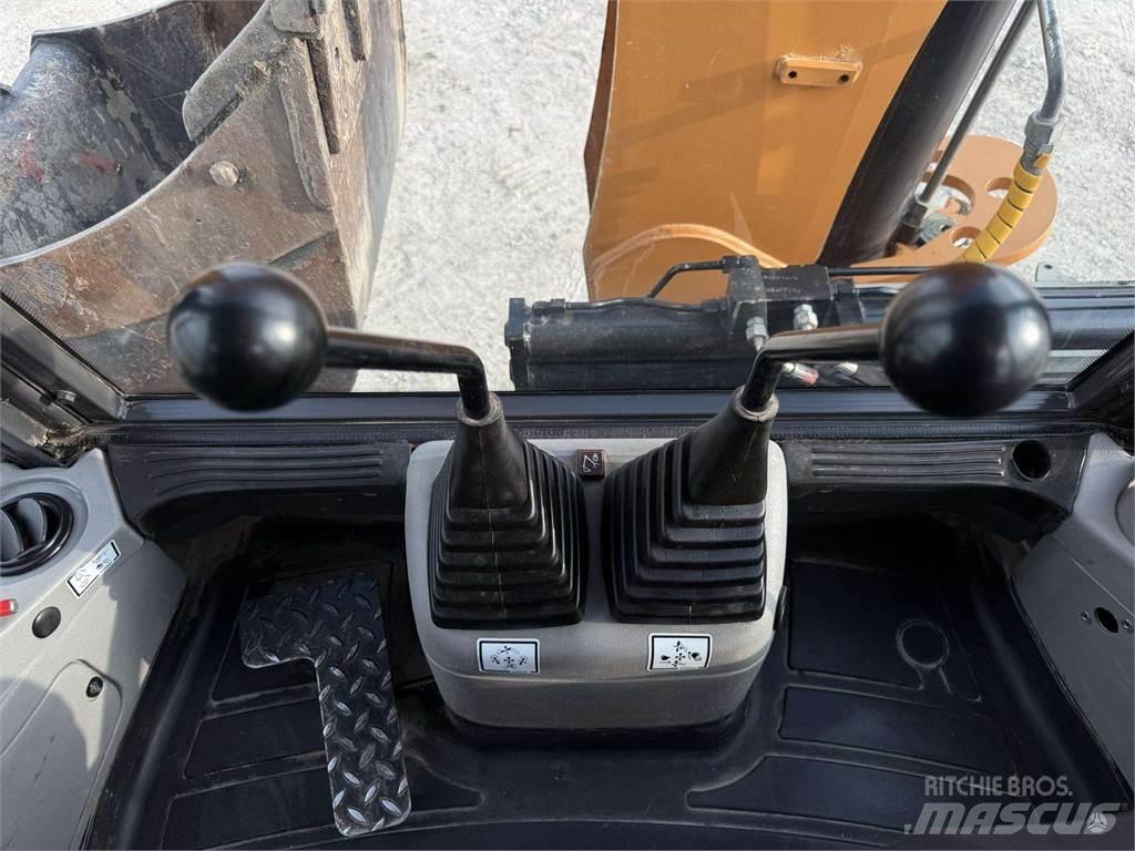 CASE 695 ST 反鏟裝載機