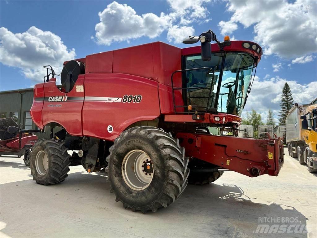 Case IH 8010 聯合收穫機