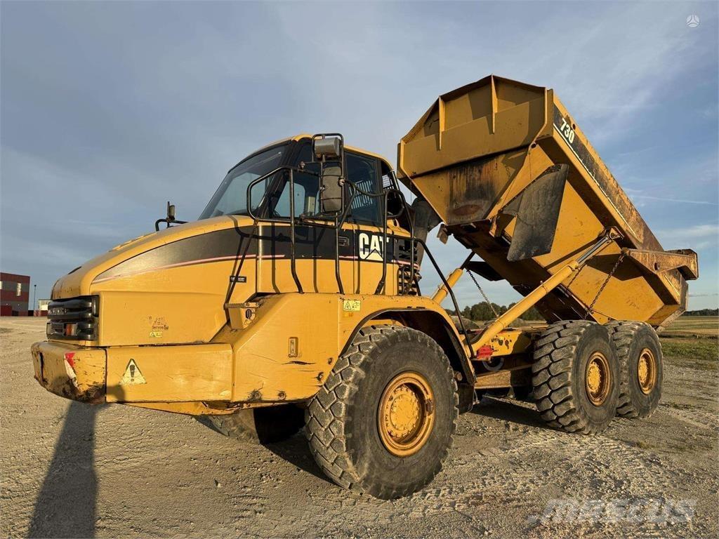 CAT 730 鉸接式起吊車