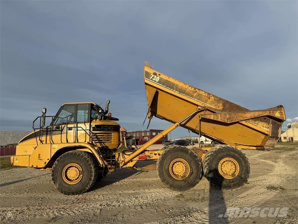 CAT 730 鉸接式起吊車