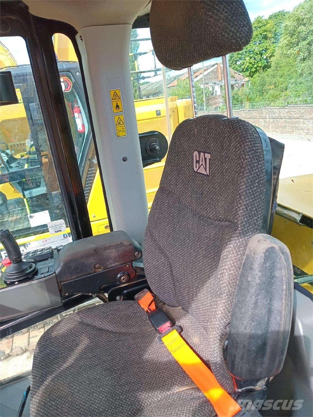 CAT CS 66 B 單輪滾壓機