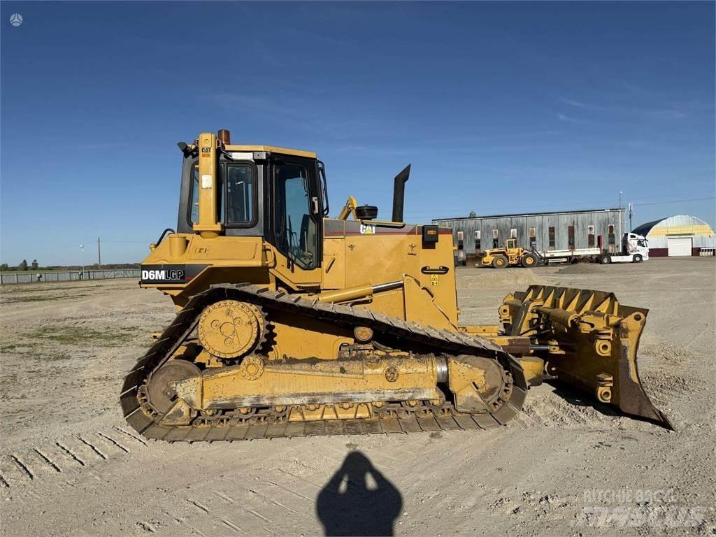 CAT D6M LGP 履帶推土機