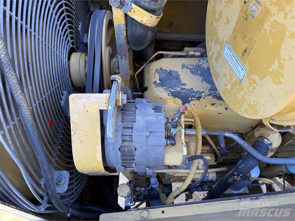CAT D6M LGP 履帶推土機
