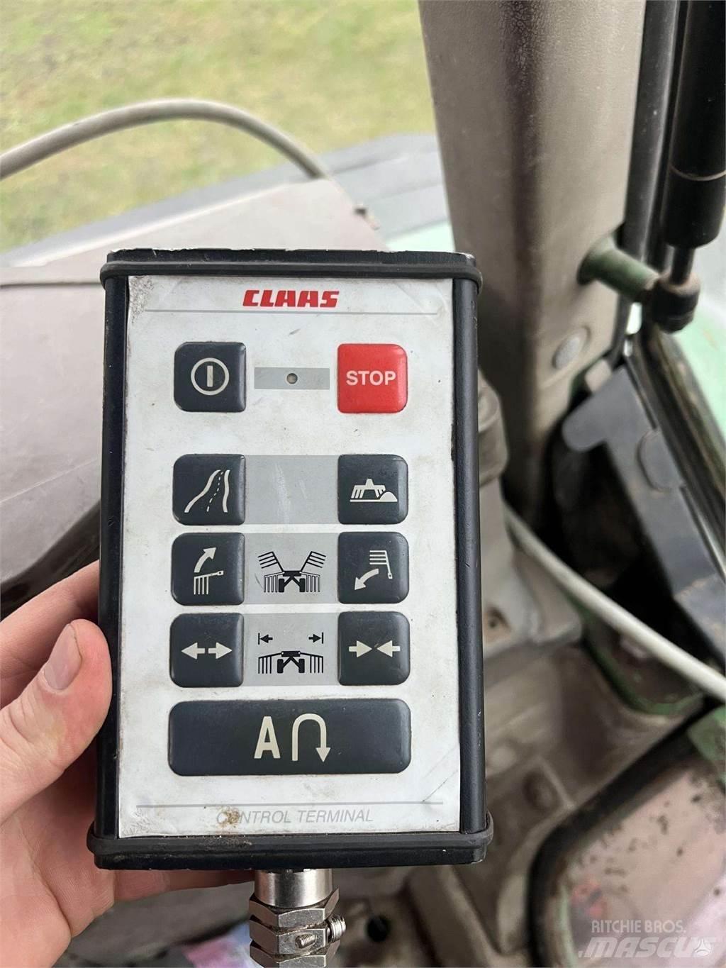 CLAAS Liner 3000 耙與翻草機