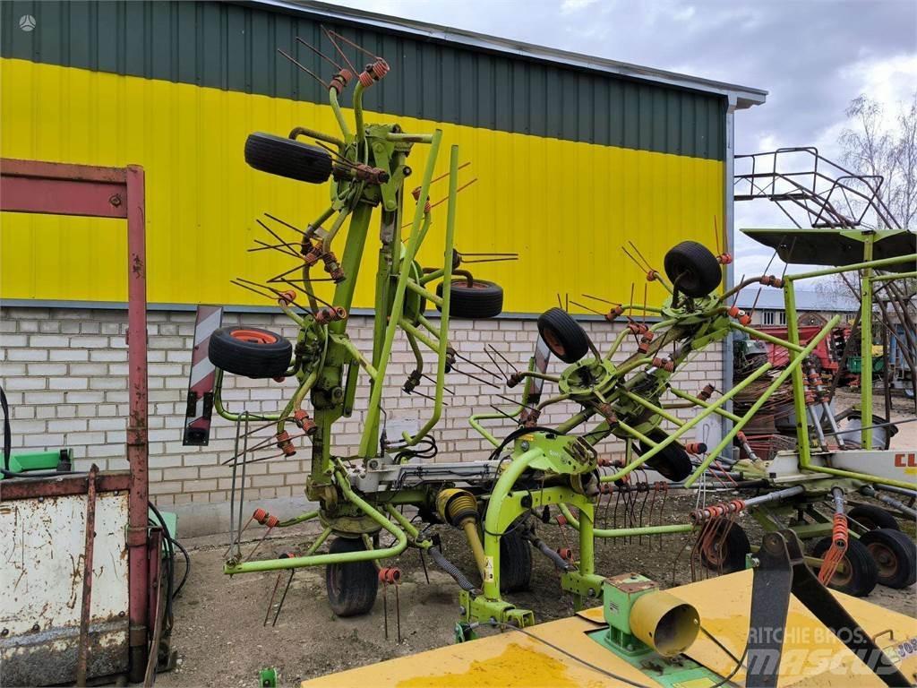 CLAAS VOLTO 870 耙與翻草機