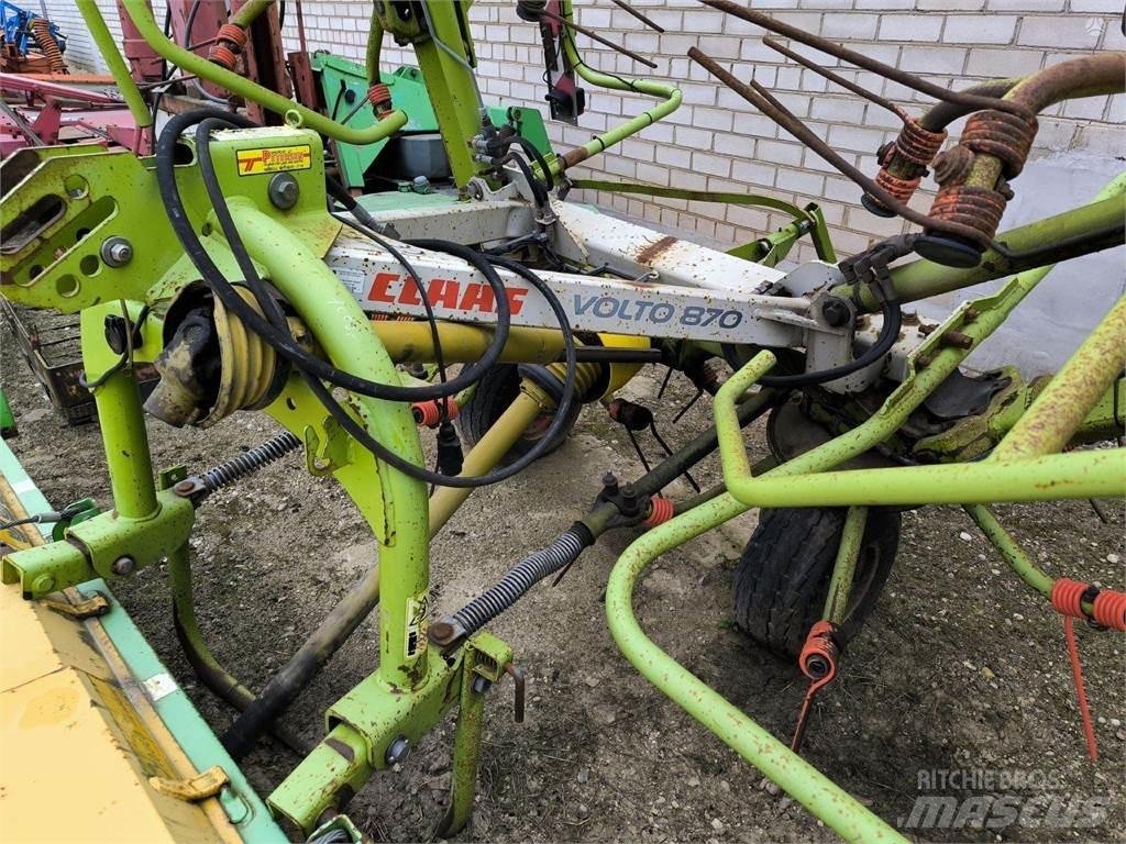 CLAAS VOLTO 870 耙與翻草機