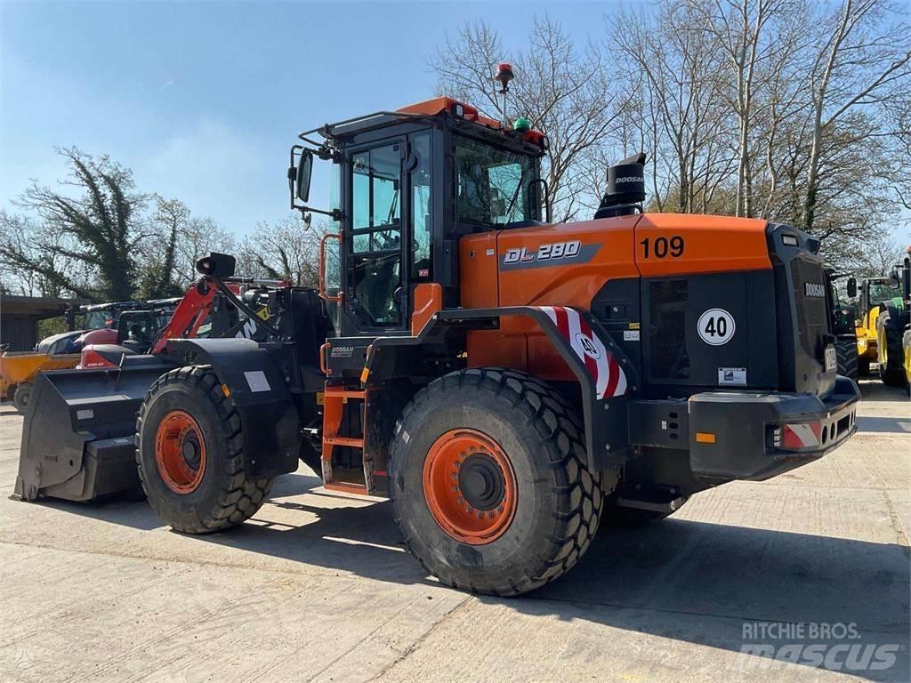Doosan DL280 輪胎式裝載機