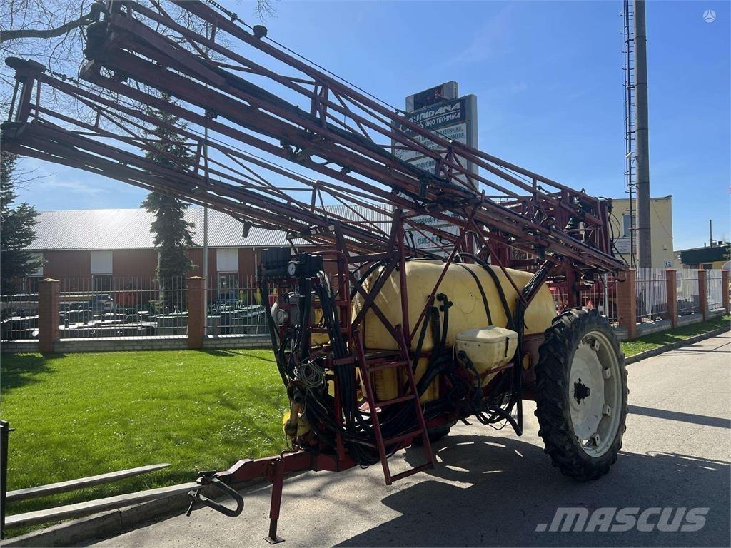 Hardi 24 metrai 自走式噴霧機
