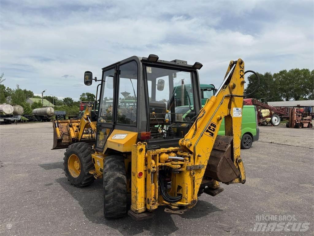 JCB 2CX 反鏟裝載機