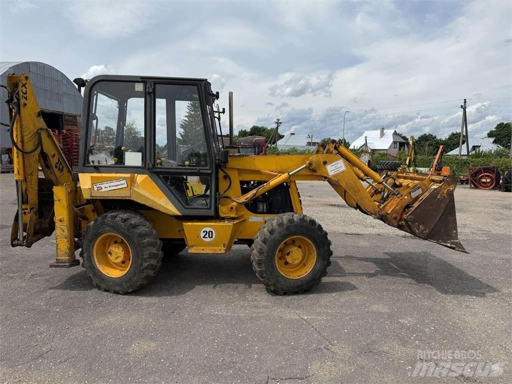 JCB 2CX 反鏟裝載機