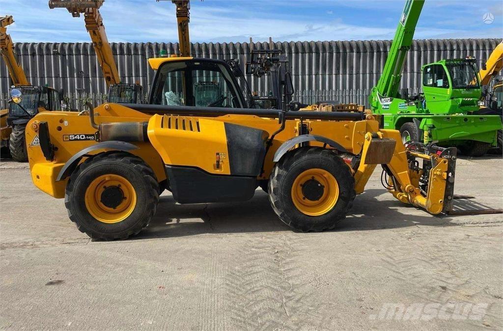 JCB 540-140 伸縮臂操作車