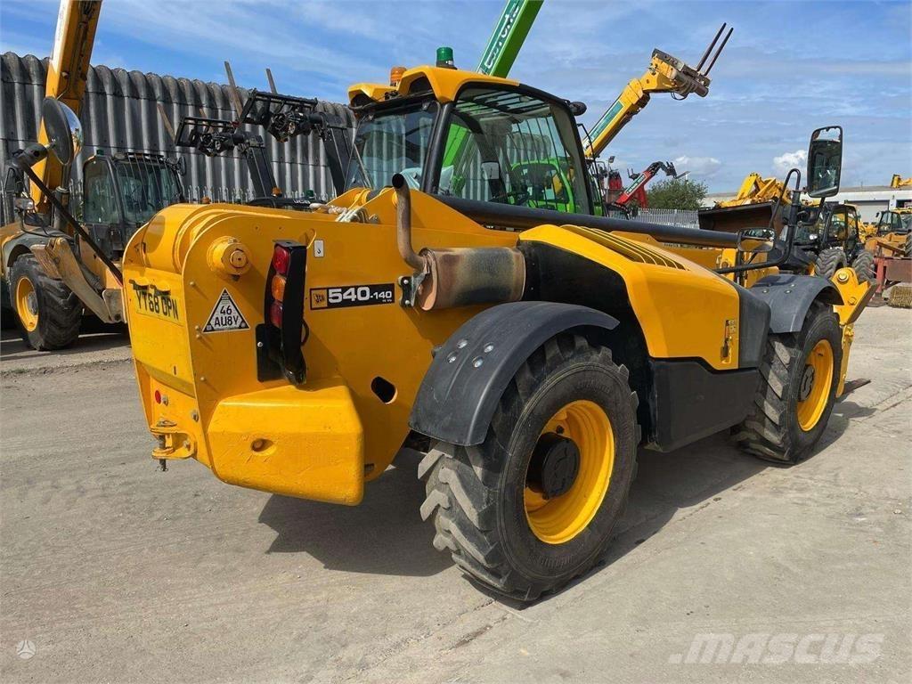 JCB 540-140 伸縮臂操作車