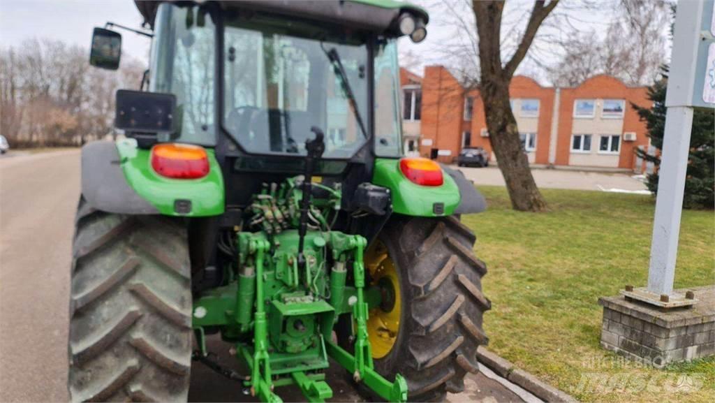 John Deere 5820 曳引機