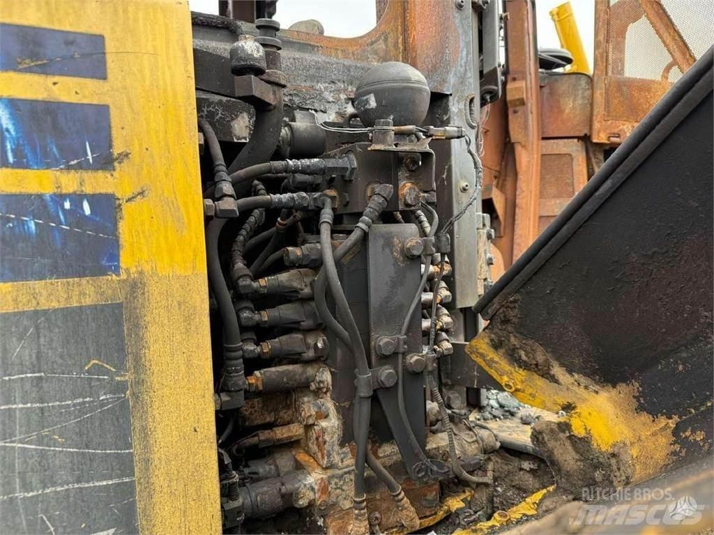Komatsu D65WX-18 履帶推土機