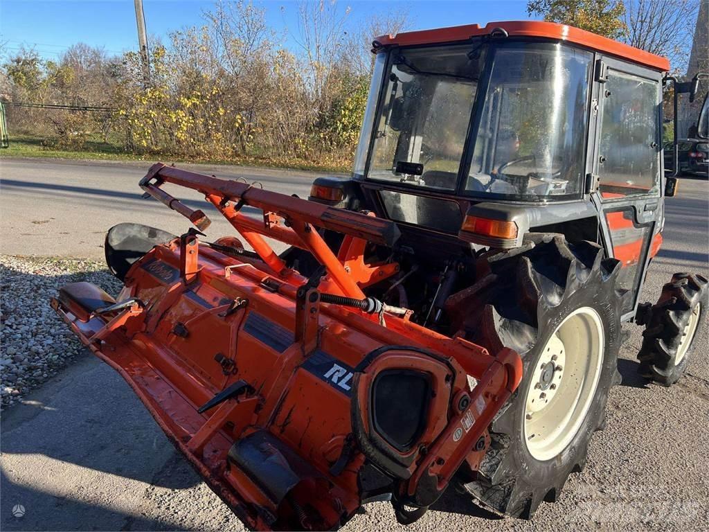 Kubota GL320 曳引機