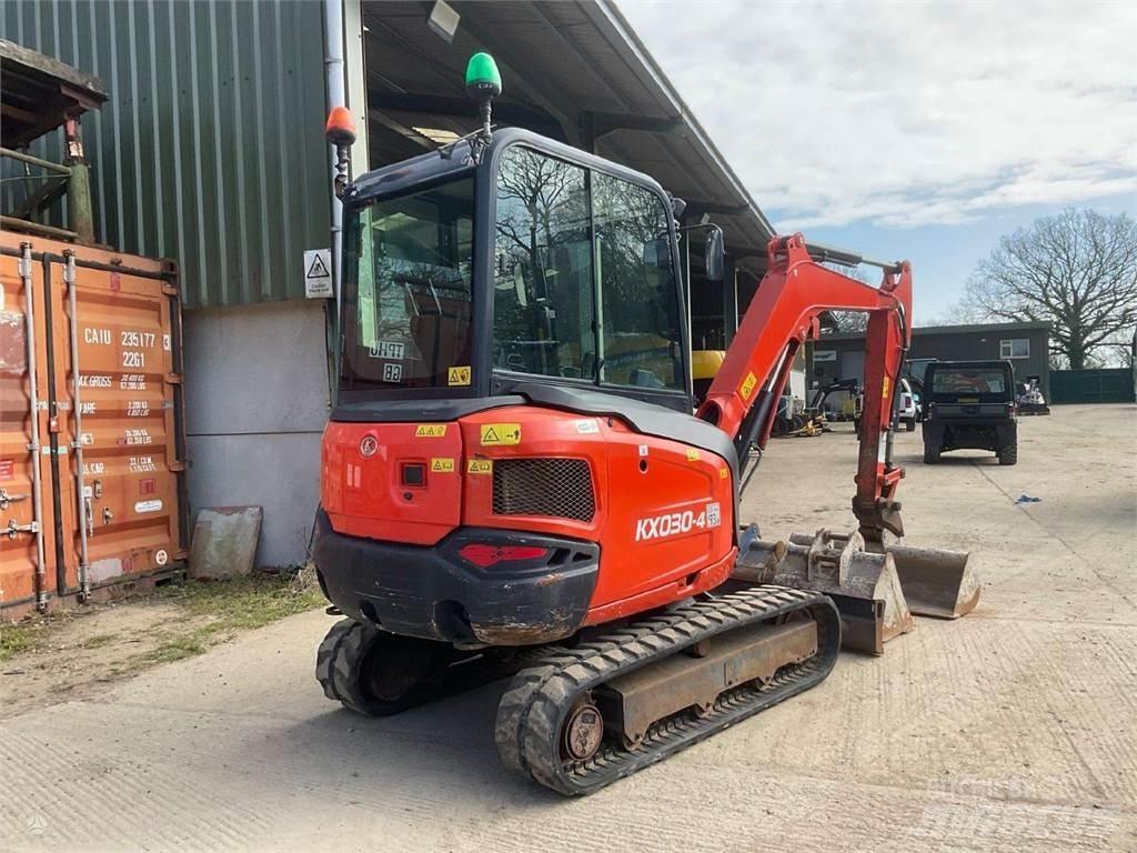 Kubota KX030-4 小型挖土機/掘鑿機<7t(小型挖掘機)