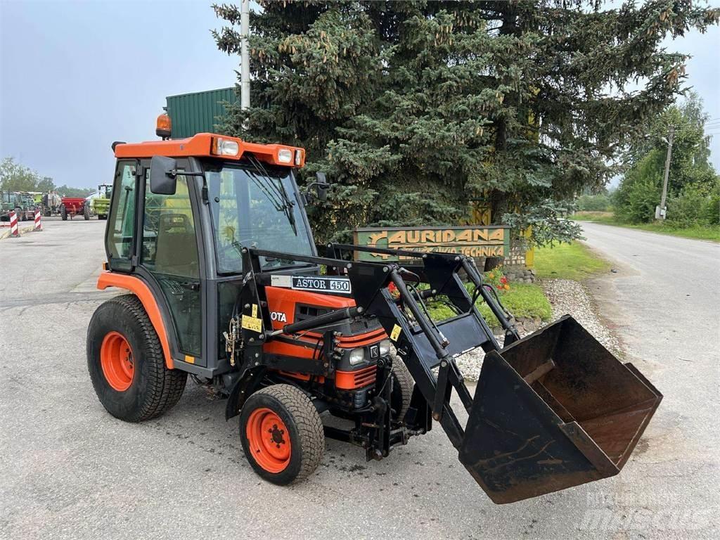Kubota ST-30 曳引機