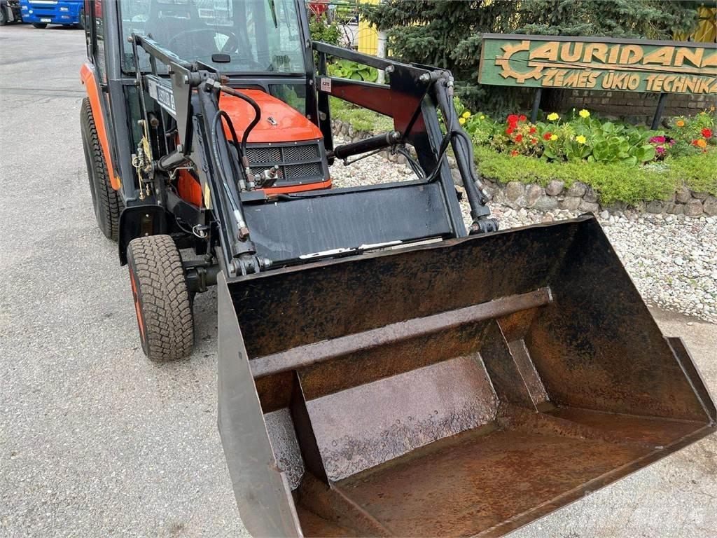 Kubota ST-30 曳引機