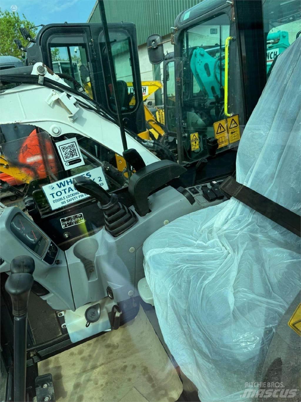 Kubota U27-4 小型挖土機/掘鑿機<7t(小型挖掘機)