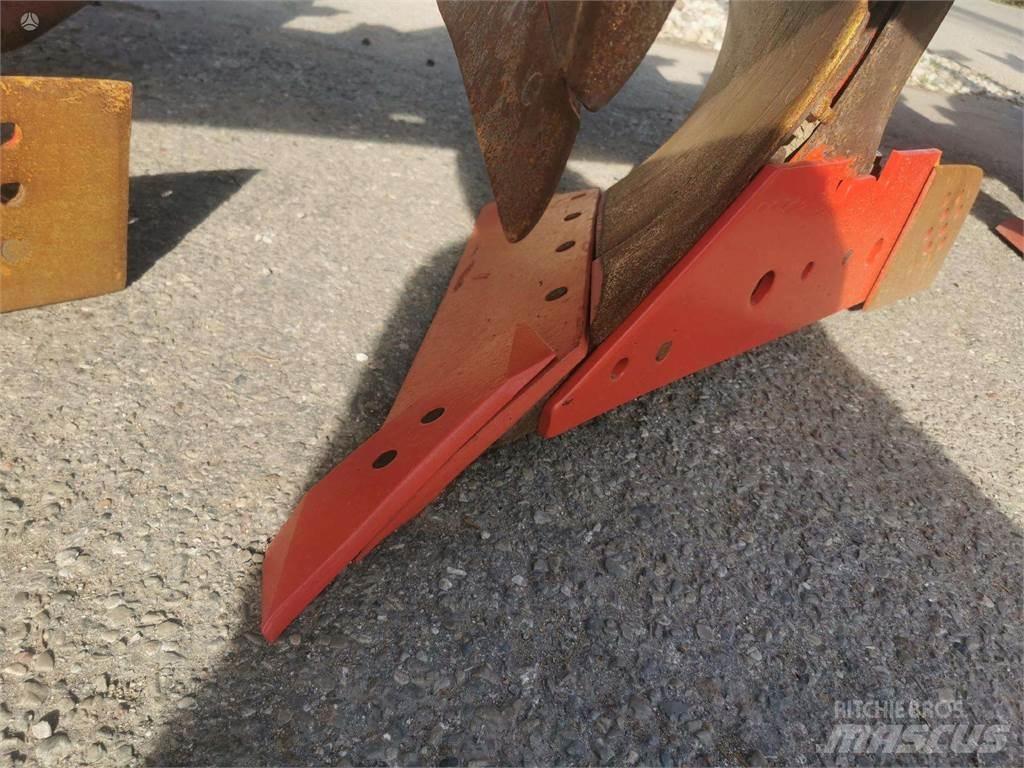 Kverneland F160 傳統犁