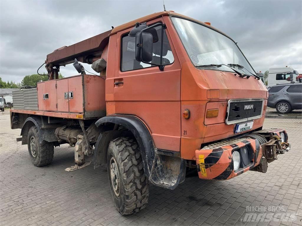 MAN 9.150 4x4 14m. 卡車裝載高空作業車