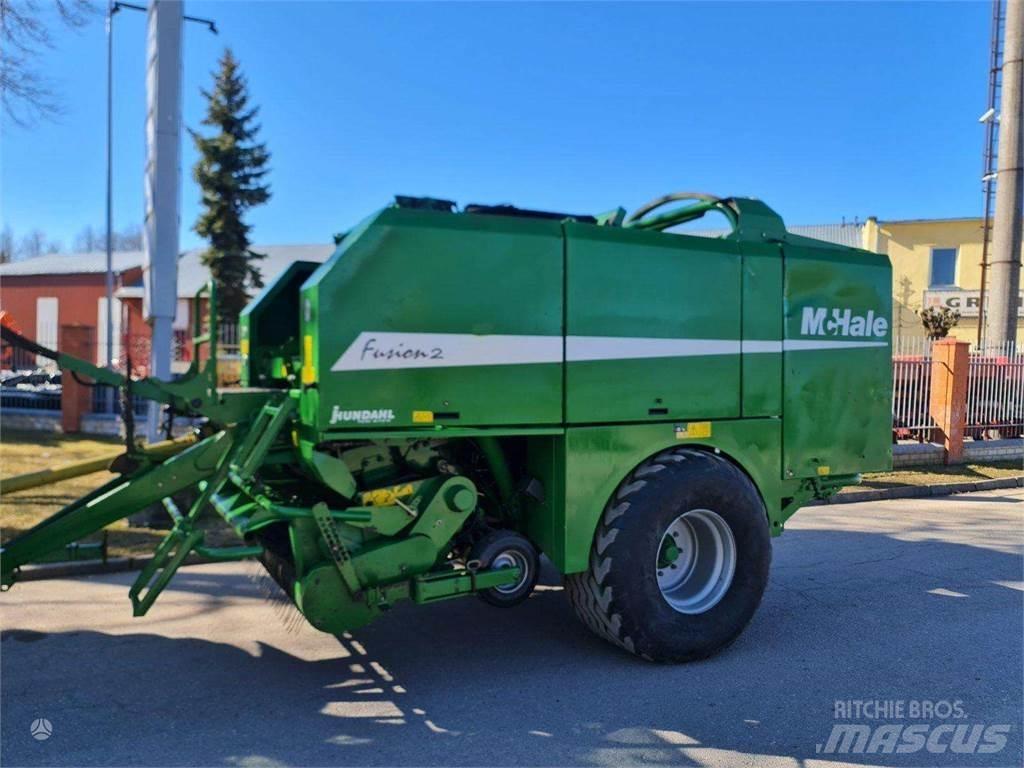 McHale FUSion 2 圓型牧草打包機