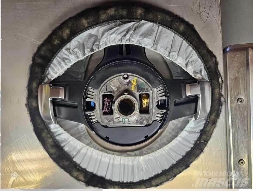 Mercedes-Benz  其他