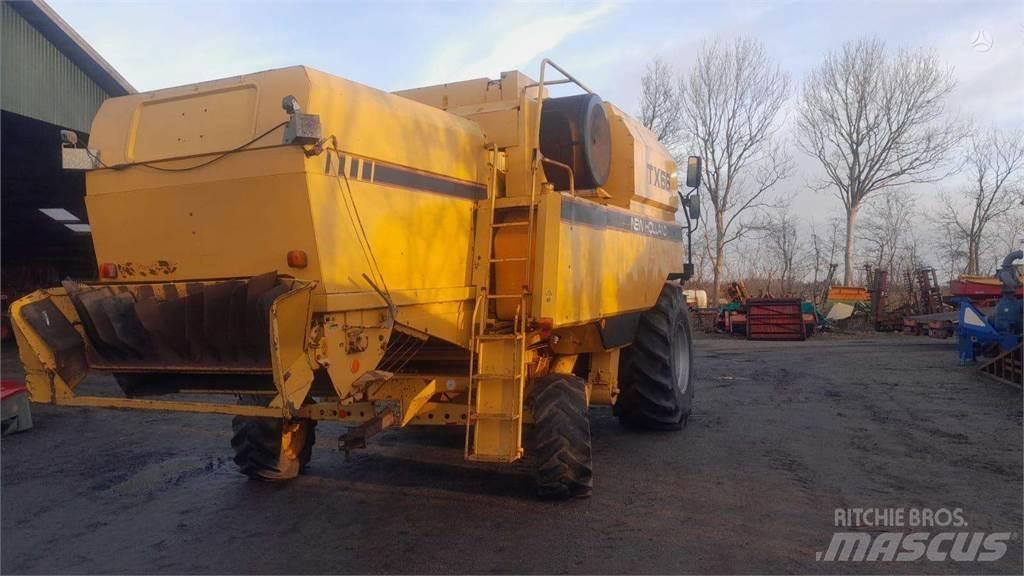 New Holland TX 66 聯合收穫機