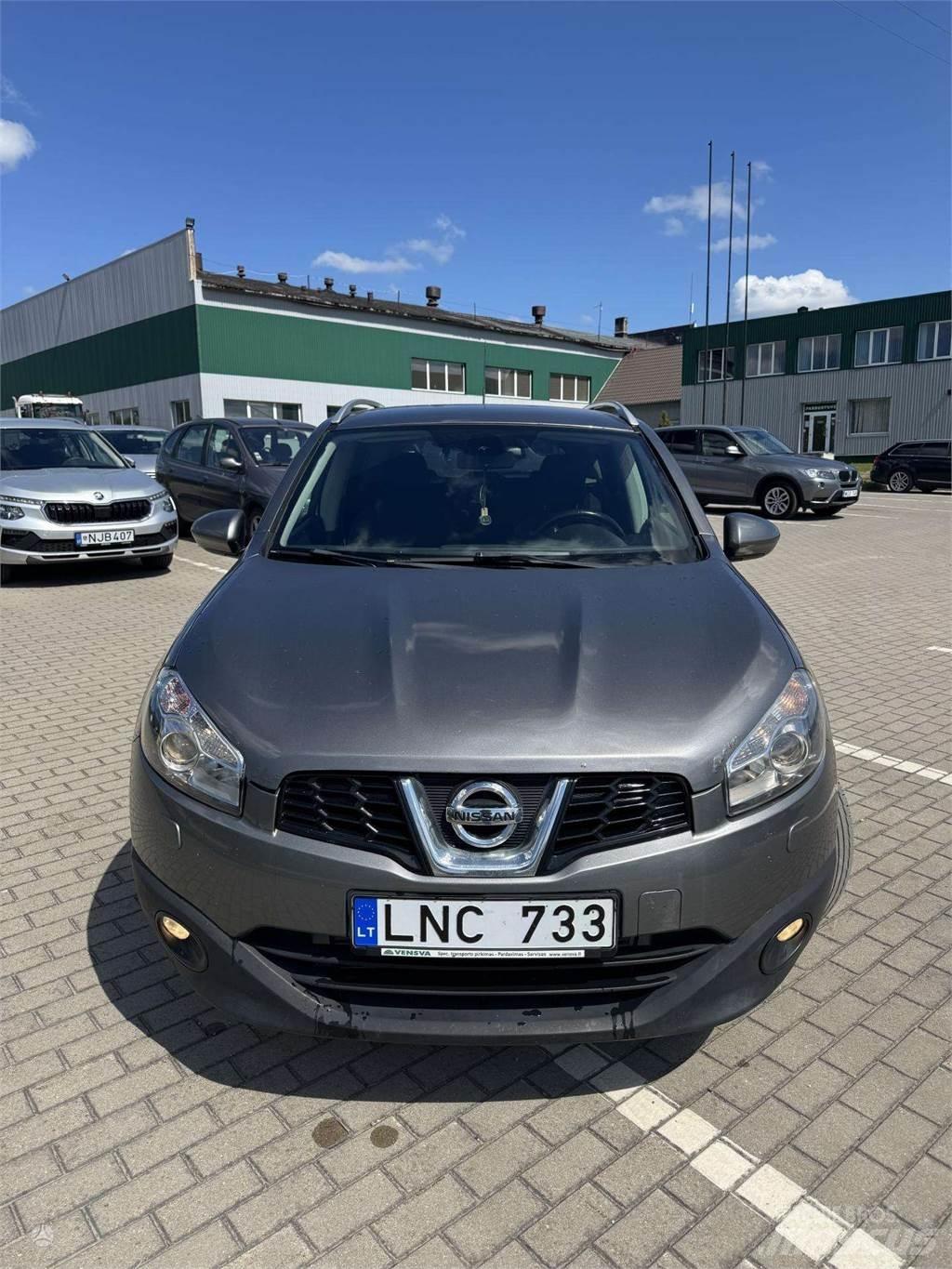 Nissan  汽車
