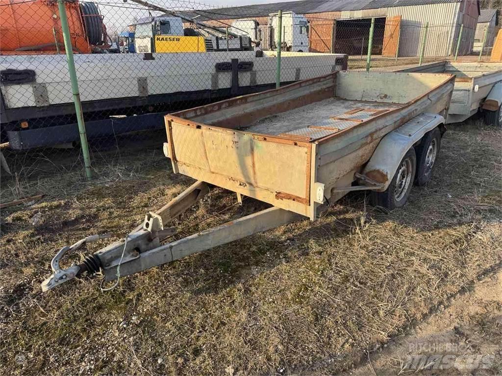Tauras BZ 2530 輕型拖車