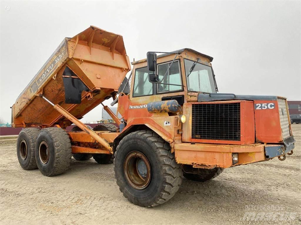 Volvo A25C , Nr.1 鉸接式起吊車