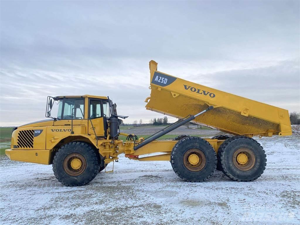 Volvo A25D 鉸接式起吊車