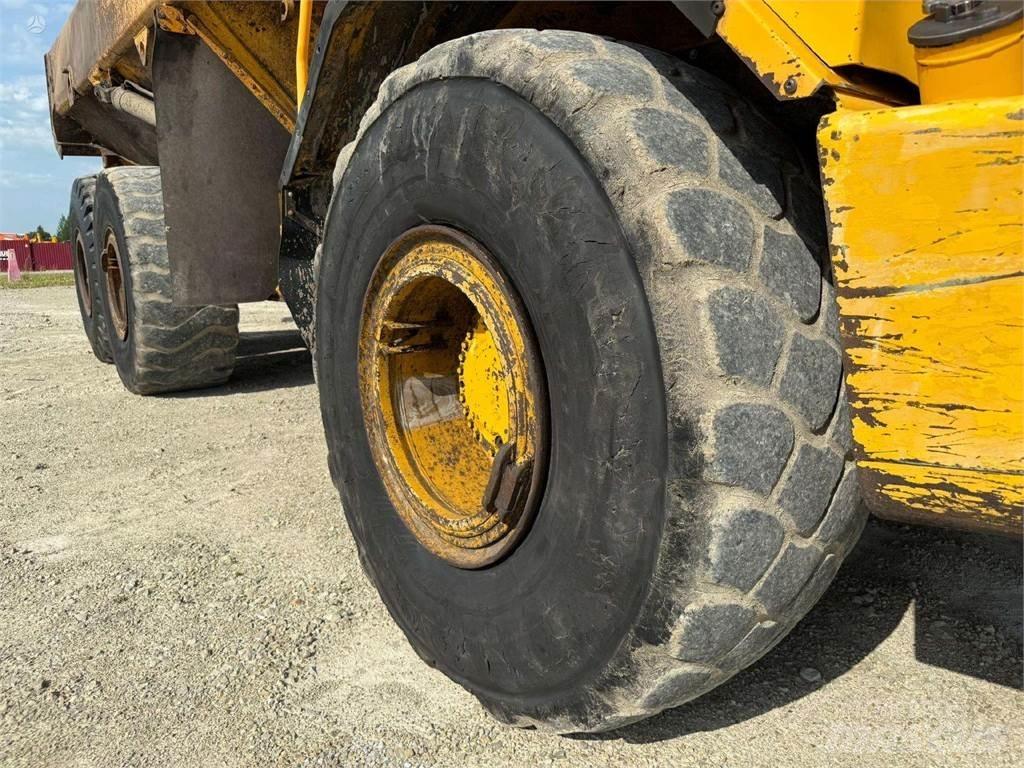 Volvo A25D 鉸接式起吊車