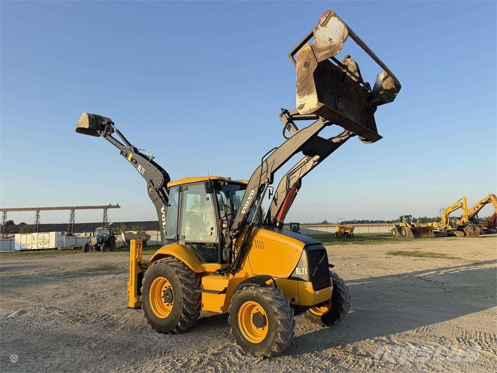 Volvo BL 71 反鏟裝載機