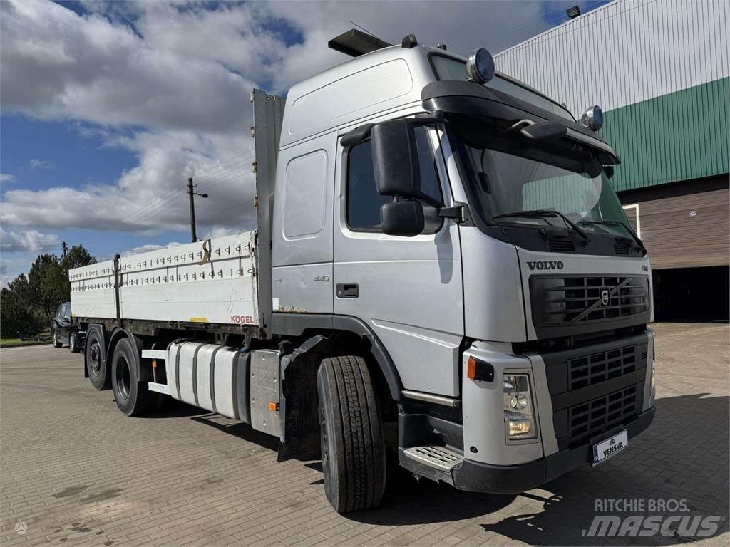 Volvo FM 440 6x2 平板式/側卸式卡車