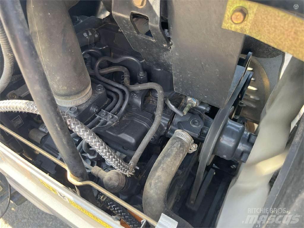 Yanmar EF 220 曳引機