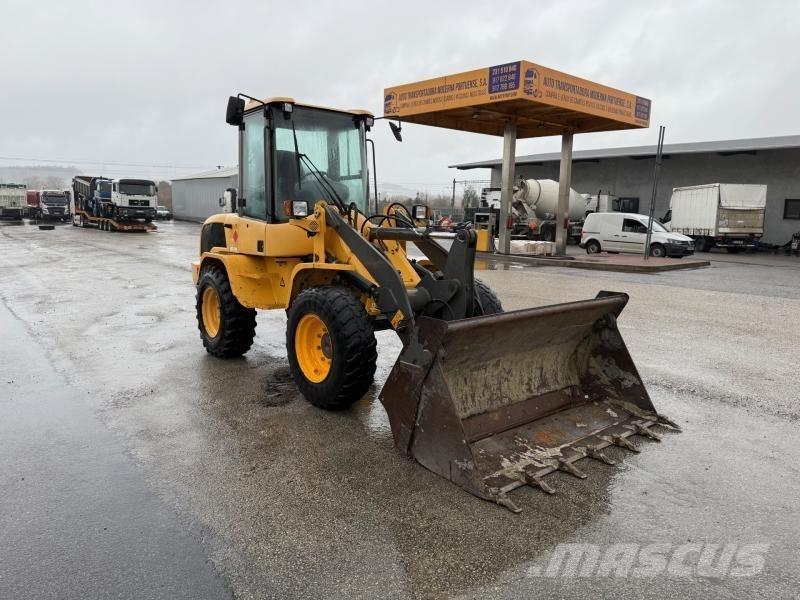 Volvo L 30 小型裝載機