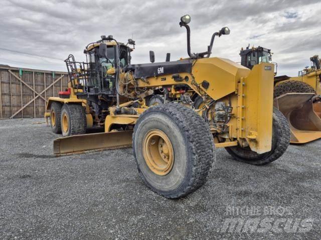 CAT 16M 平土機
