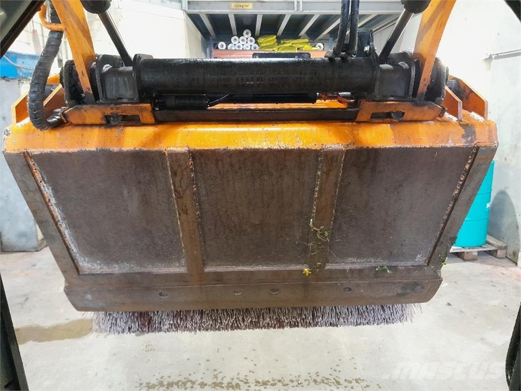 CAT 226D 輪胎式裝載機