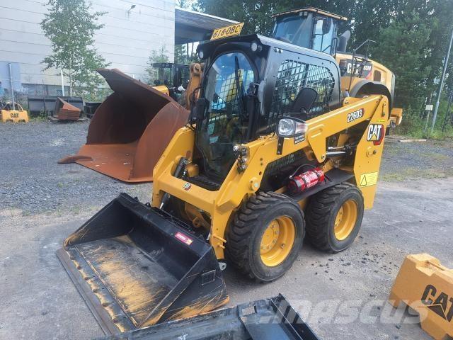 CAT 226D3 輪胎式裝載機