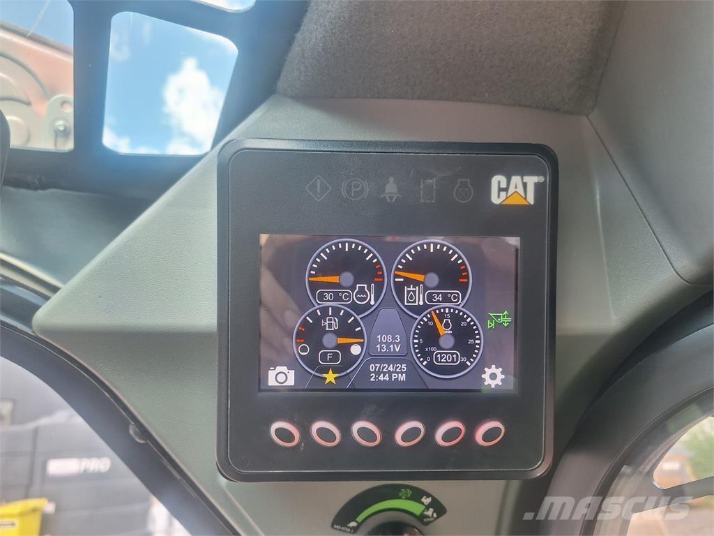 CAT 226D3 輪胎式裝載機