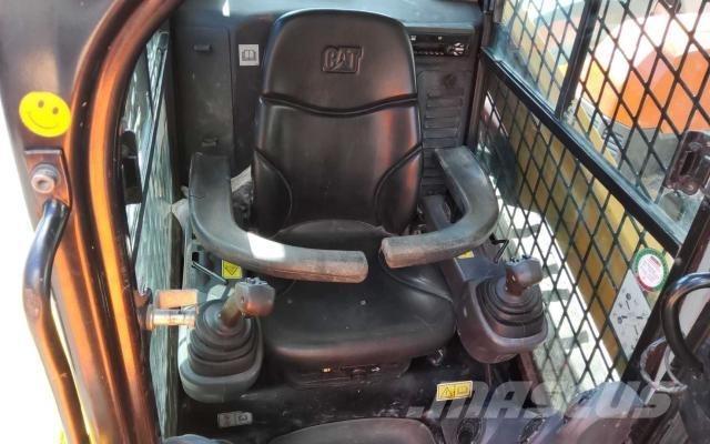 CAT 259D HF 滑移轉向裝載機