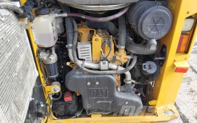 CAT 259D HF 滑移轉向裝載機