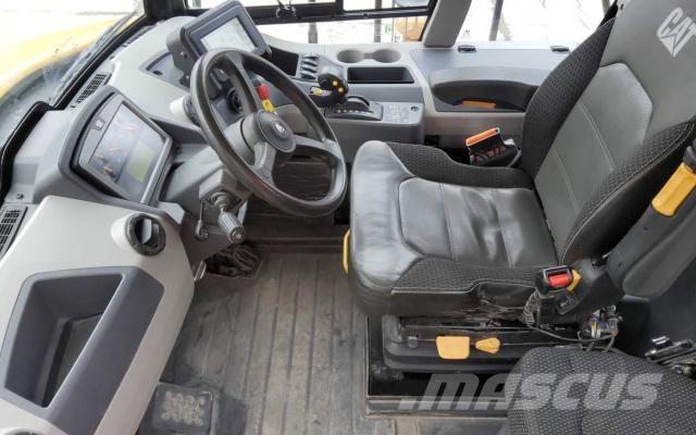 CAT 730-04A 鉸接式起吊車