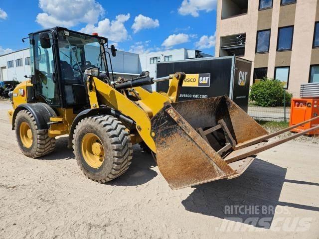 CAT 908M 輪胎式裝載機