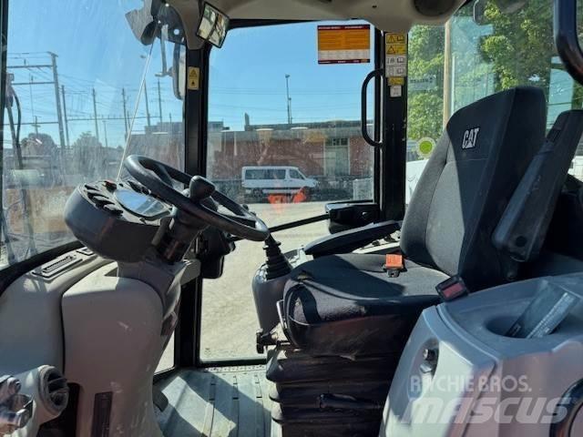 CAT 908M 輪胎式裝載機