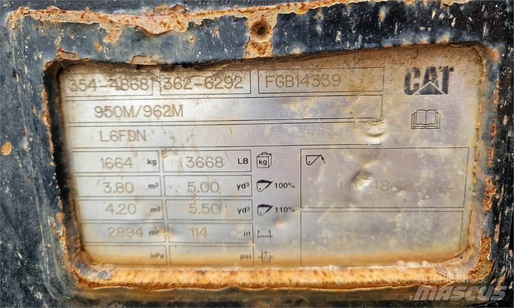 CAT 962M 輪胎式裝載機