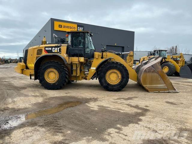 CAT 982M 輪胎式裝載機